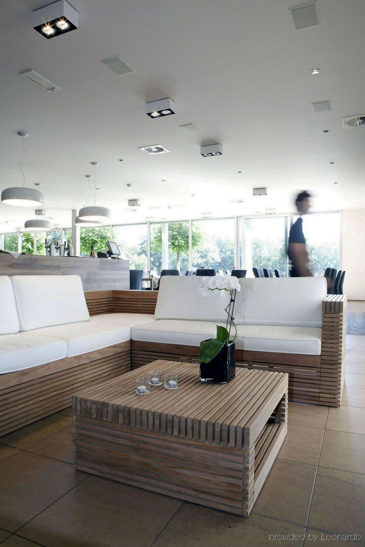 Park Hotel Montreal Mechelen Bagian luar foto