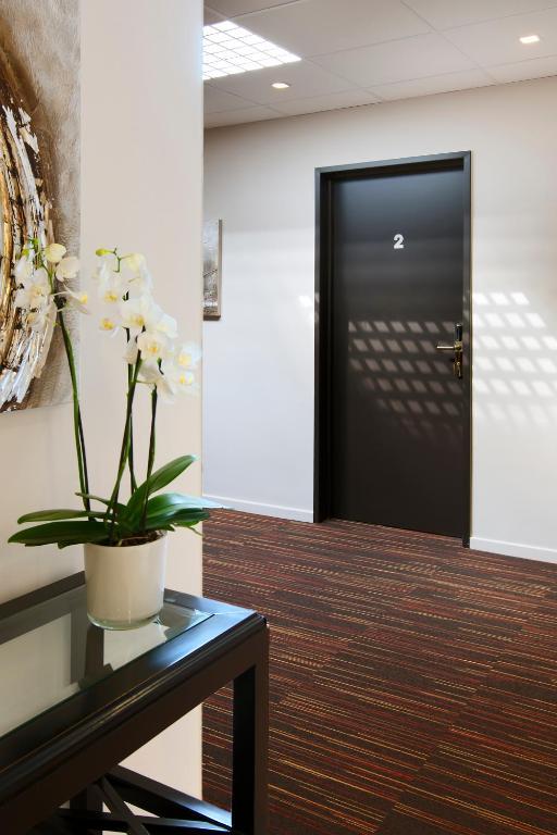 Park Hotel Montreal Mechelen Bagian luar foto