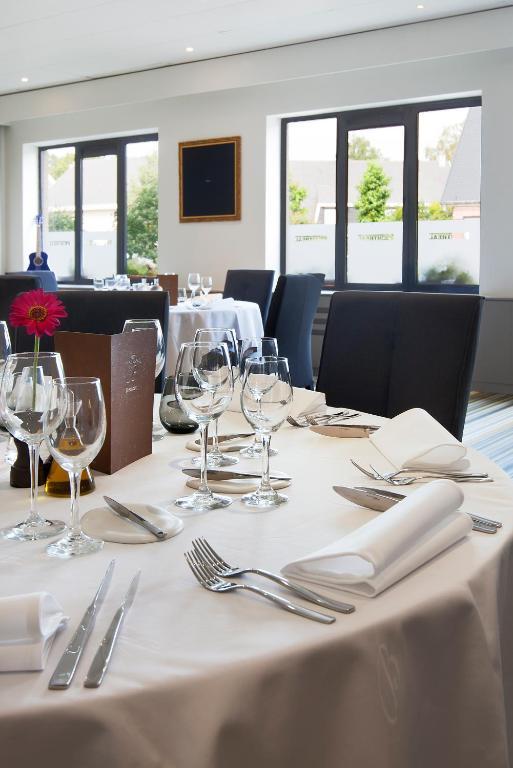 Park Hotel Montreal Mechelen Bagian luar foto