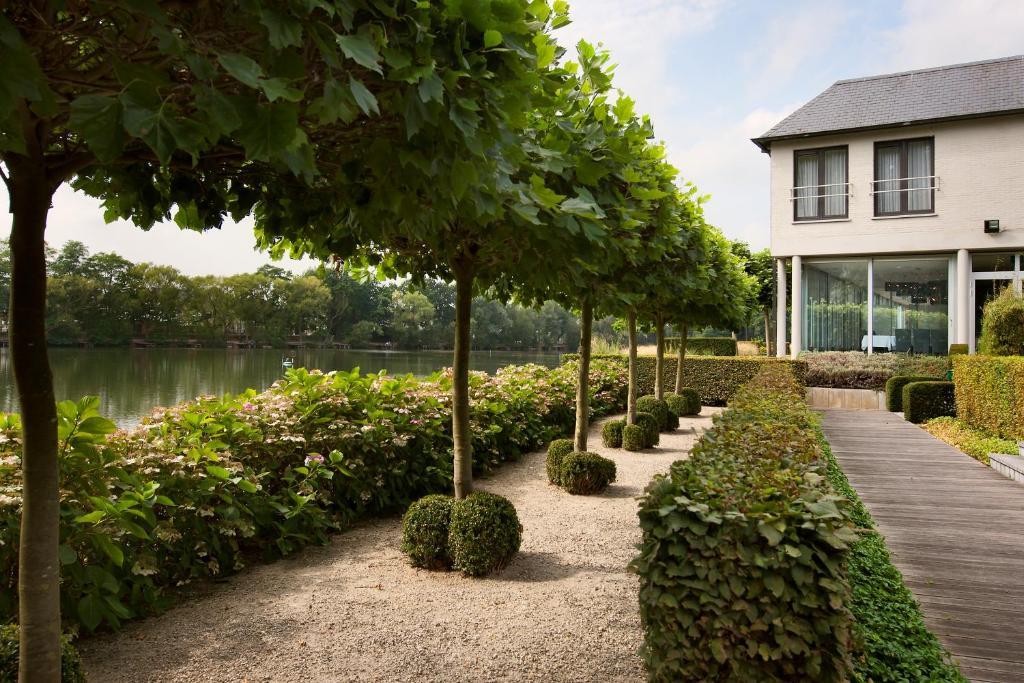 Park Hotel Montreal Mechelen Bagian luar foto