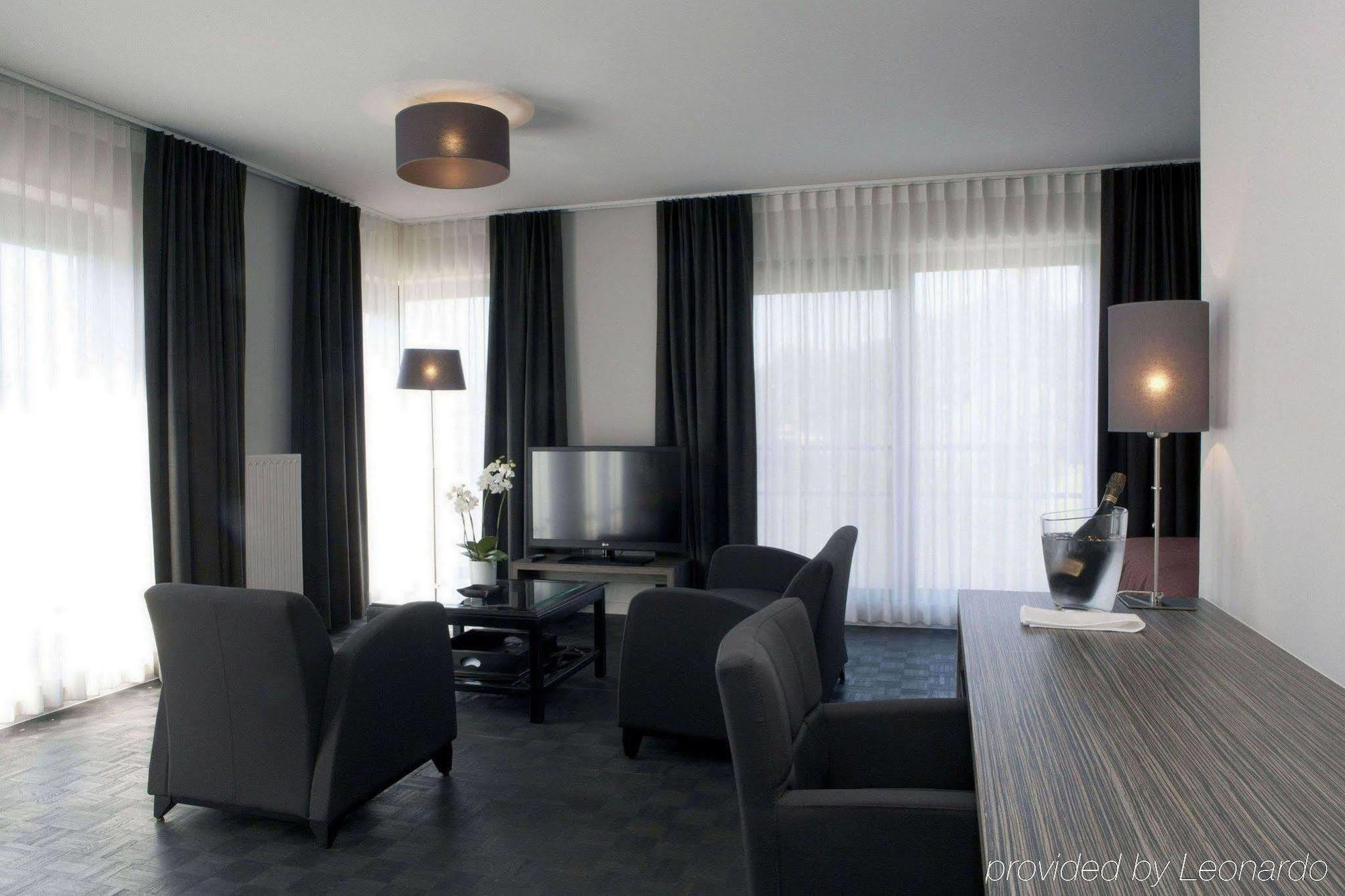Park Hotel Montreal Mechelen Bagian luar foto