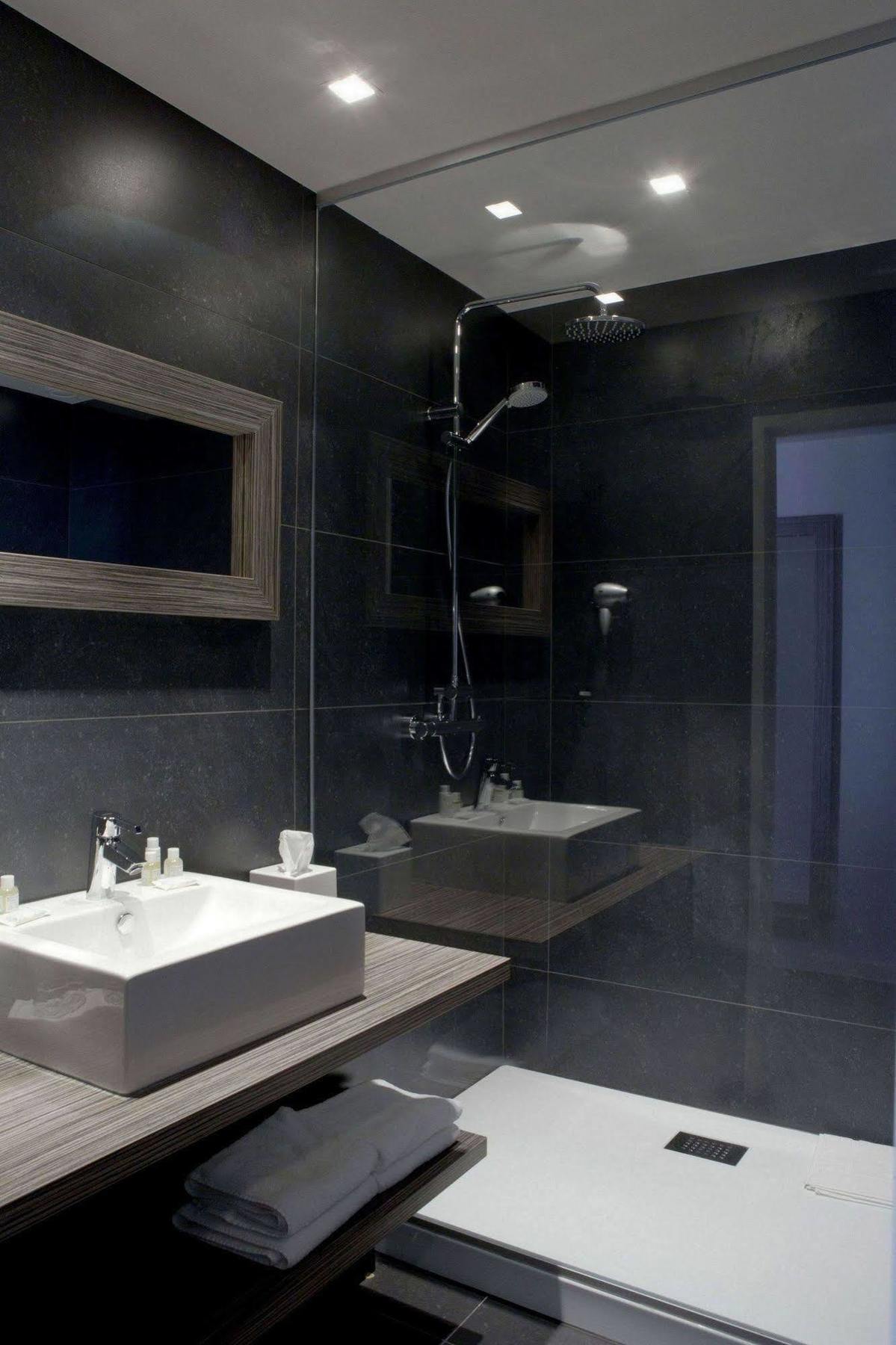 Park Hotel Montreal Mechelen Bagian luar foto